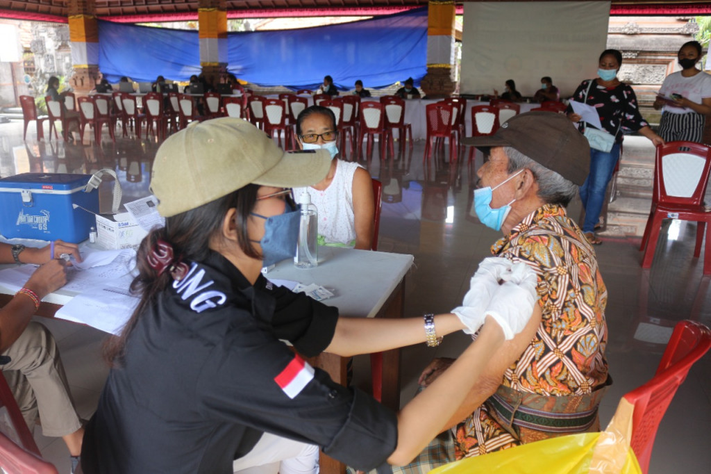 Vaksinasi Covid-19 Dosis 3 hari ke – 3 di Desa Dalung